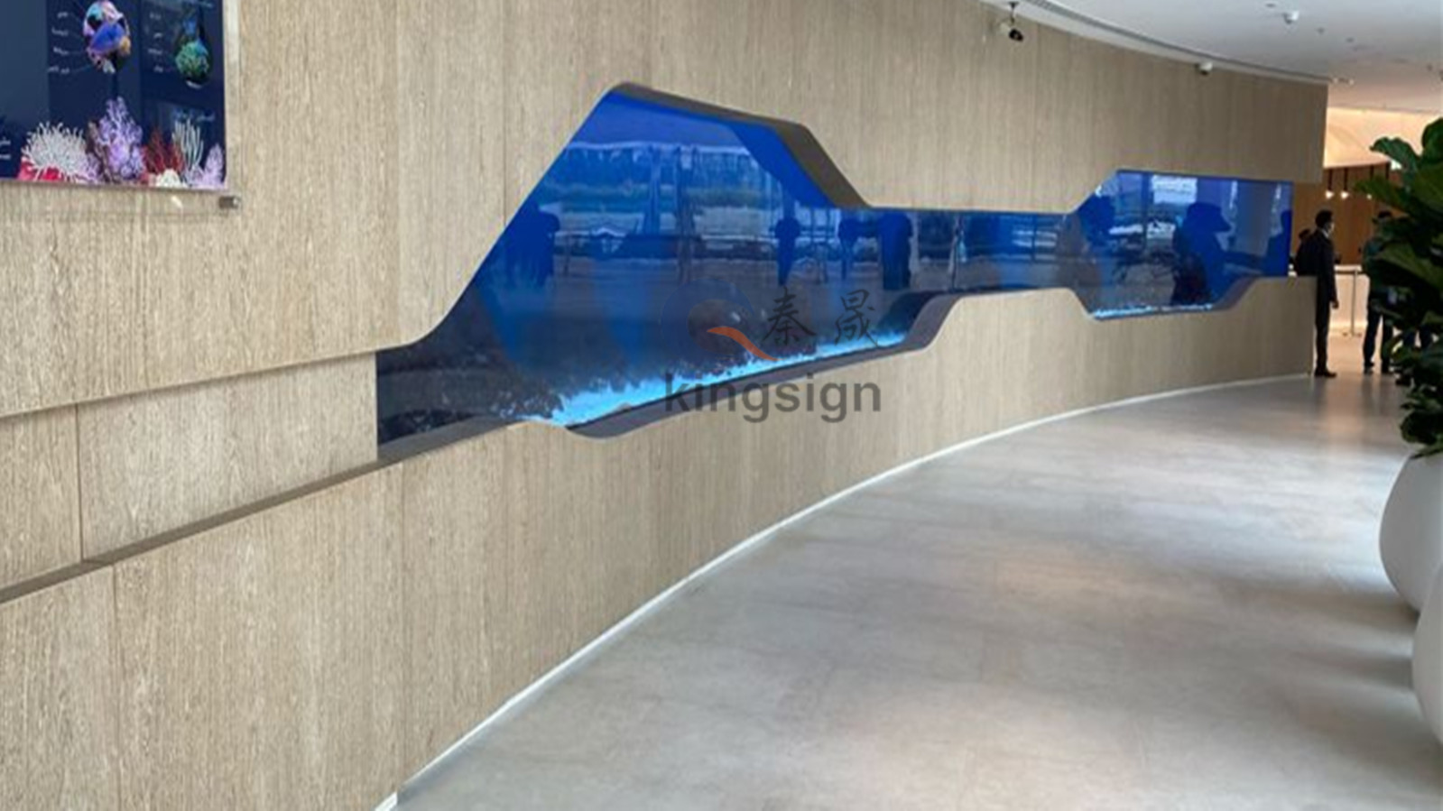 Customized curved clear acrylic sheet window