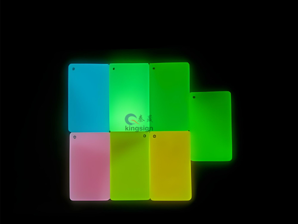 Ang mga makinang na acrylic sheet ay nagiging mas sikat at malawak na ginagamit