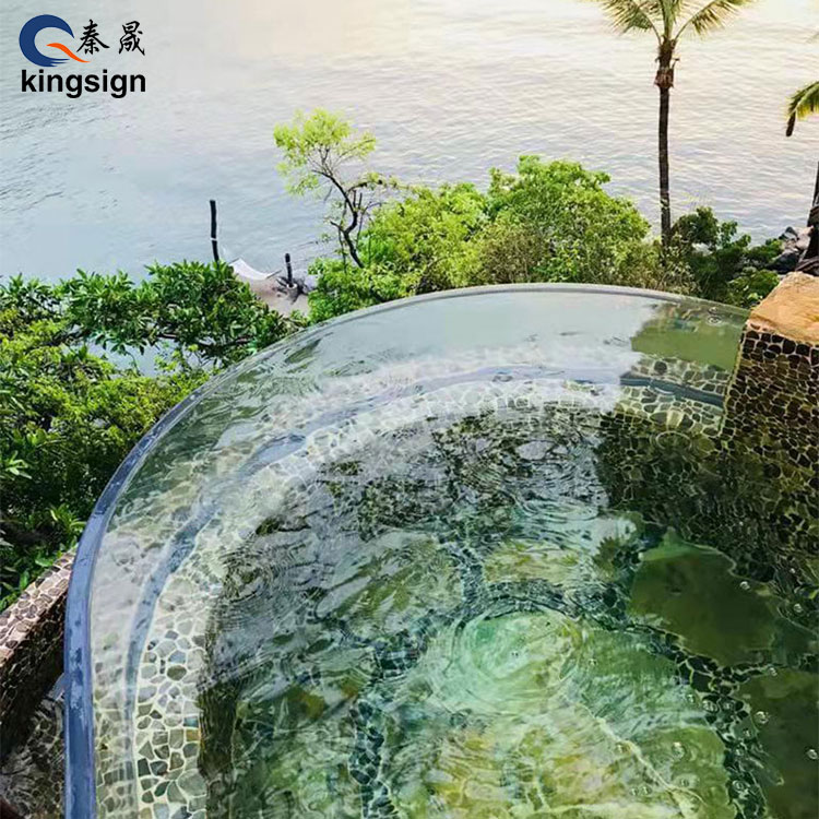 Maaari bang manatiling malinaw at ligtas ang isang window ng pool sa loob ng maraming taon?